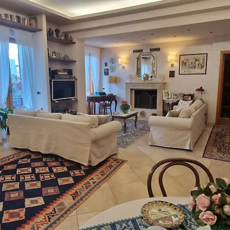 Bristol Guest house *
